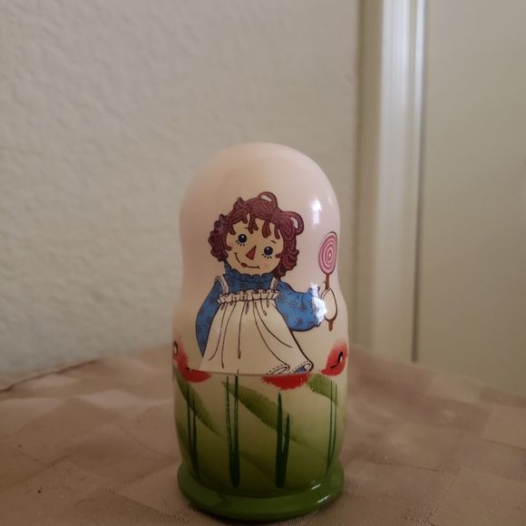 Raggedy Ann Nesting Dolls - Picture 2 of 4